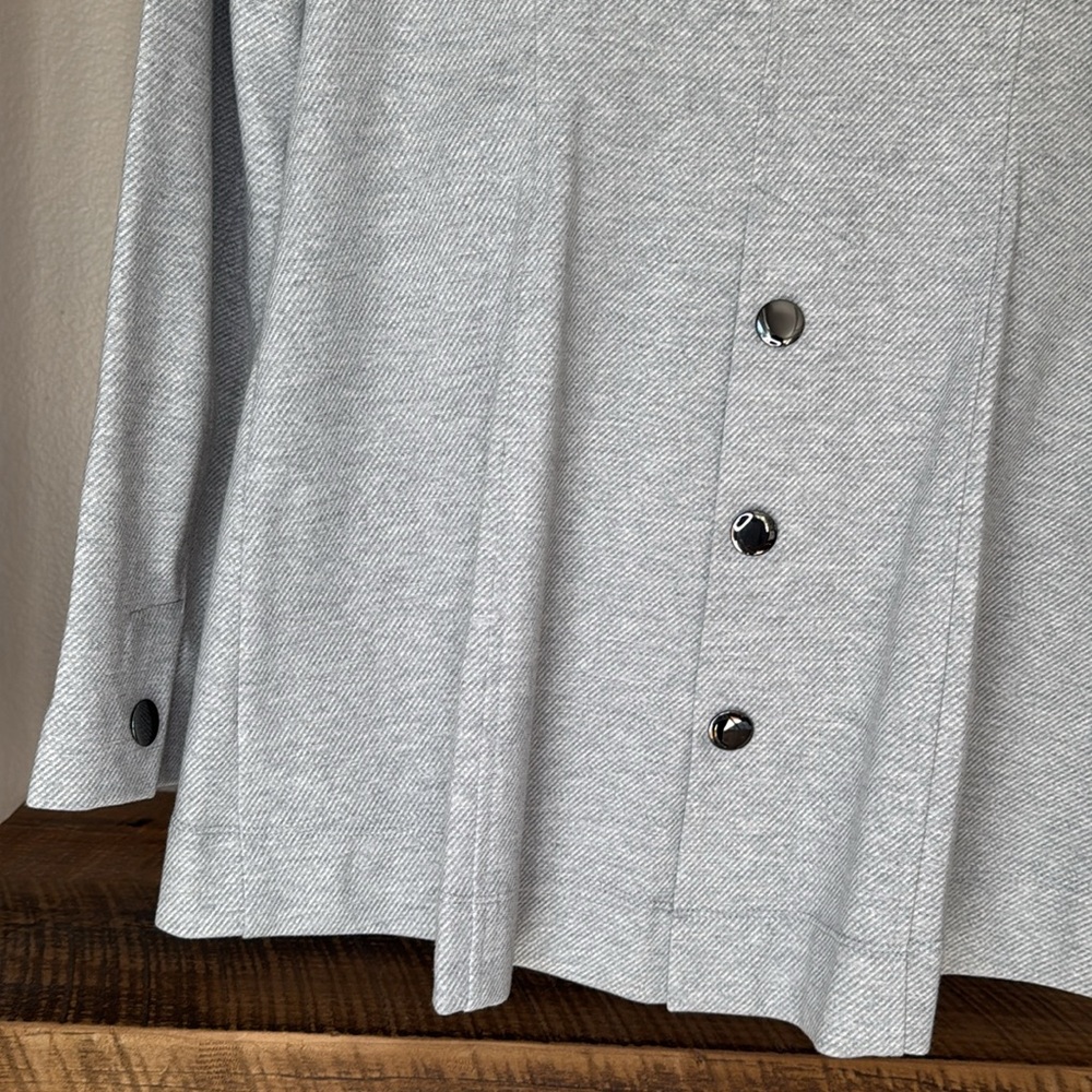 NWOT CAbi Calvary Heather Light Gray Twill
Ponte Snap Closure Jacket, M - Picture 14 of 16